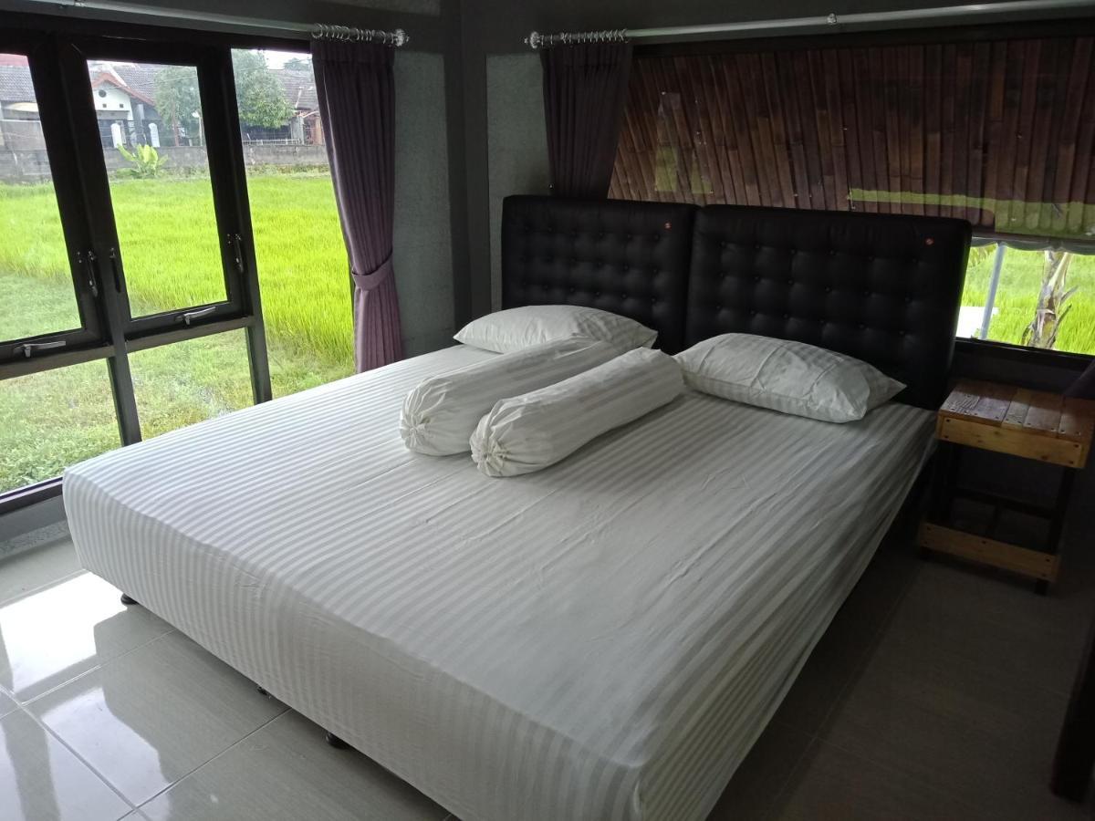 Joglopari Guesthouse Room 2 Bukan Untuk Pasangan Non Pasutri Tjepit Екстериор снимка